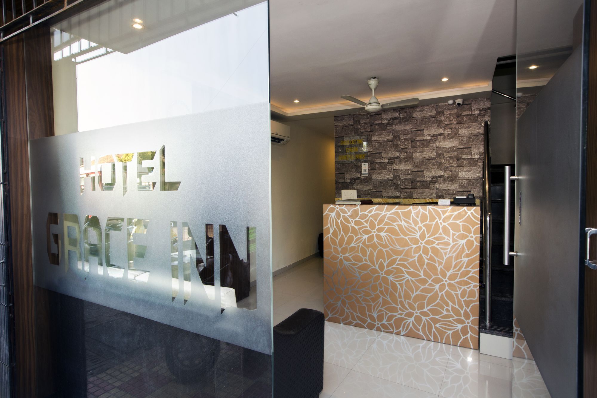 Hotel Grace Inn Bombay Extérieur photo